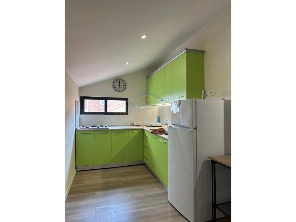 Durres, jepet me qera apartament 1+1 Kati 4, 56 m² 400 € (Poliklinika Durres)