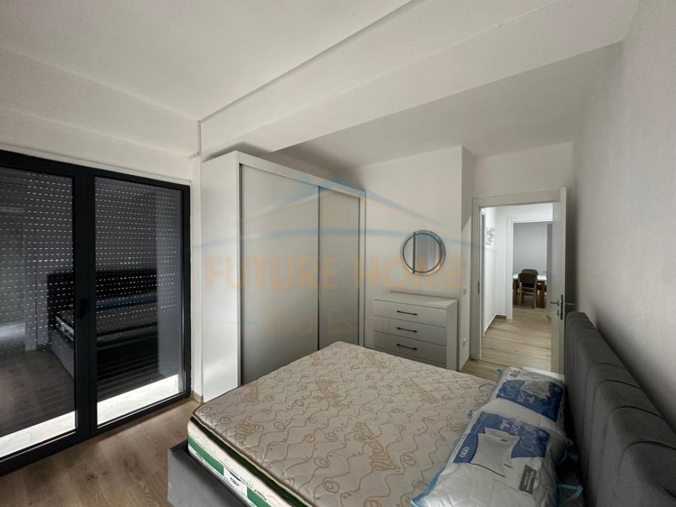 Tirane, jepet me qera apartament 2+1 Kati 3, 112 m² 600 € (Bulevardit te Ri, Kompleksi El-Bavo)