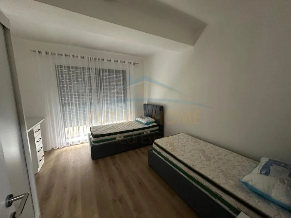Tirane, jepet me qera apartament 2+1+Ballkon Kati 3, 112 m² 600 € (Bulevardi i Ri)