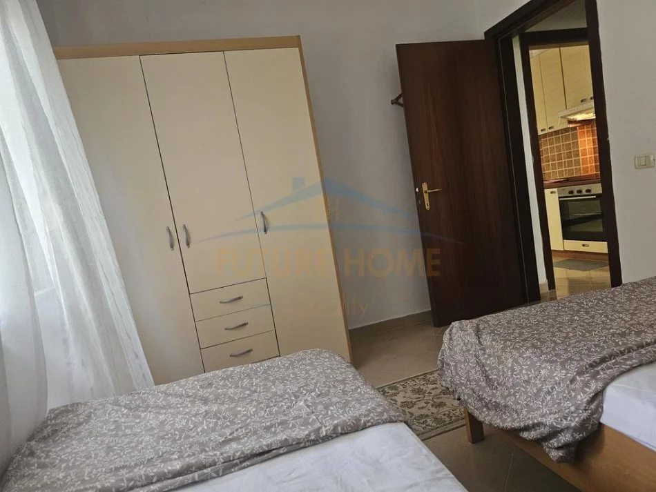 Durres, jepet me qera apartament 1+1+Aneks , 65 m² 320 € (Golem)