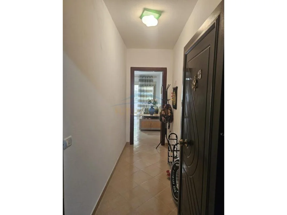 Durres, jepet me qera apartament 1+1+Aneks+Ballkon , 65 m² 320 € (Golem)