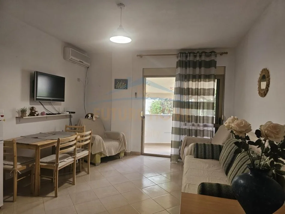 Durres, jepet me qera apartament 1+1+Ballkon Kati 1, 65 m² 320 € (Golem)