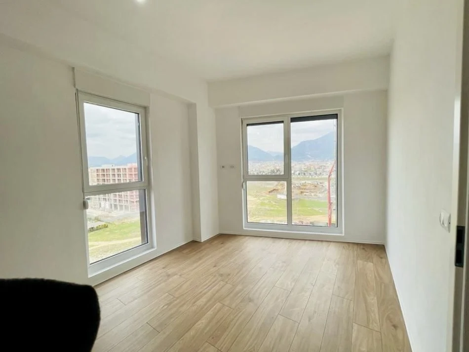 Tirane, jepet me qera apartament 3+1+Ballkon Kati 9, 120 m² 450 € (Rruga Jordan Misja)