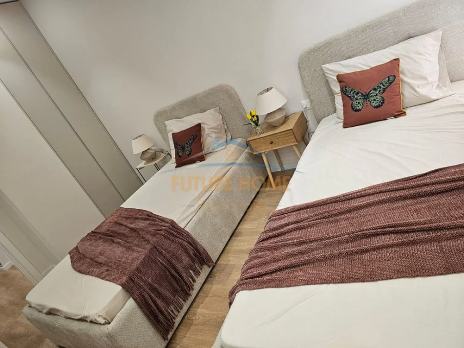 Tirane, jepet me qera apartament 2+1 Kati 4, 105 m² 750 € 