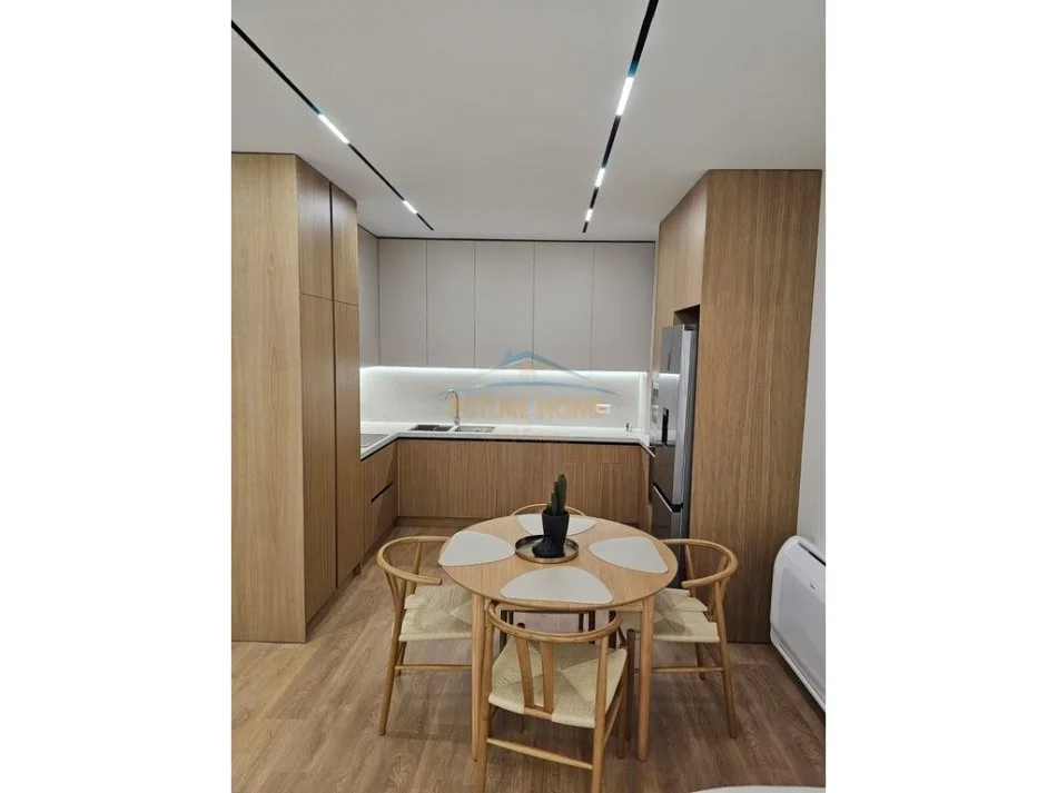 Tirane, jepet me qera apartament 2+1 Kati 4, 105 m² 750 € 