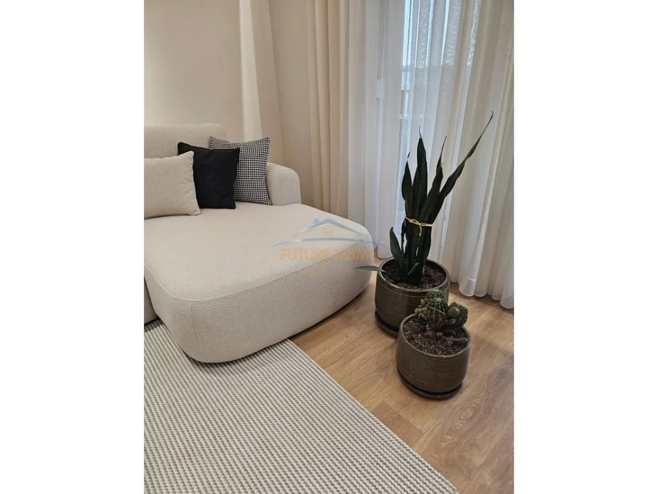 Tirane, jepet me qera apartament 2+1 Kati 4, 105 m² 750 € 