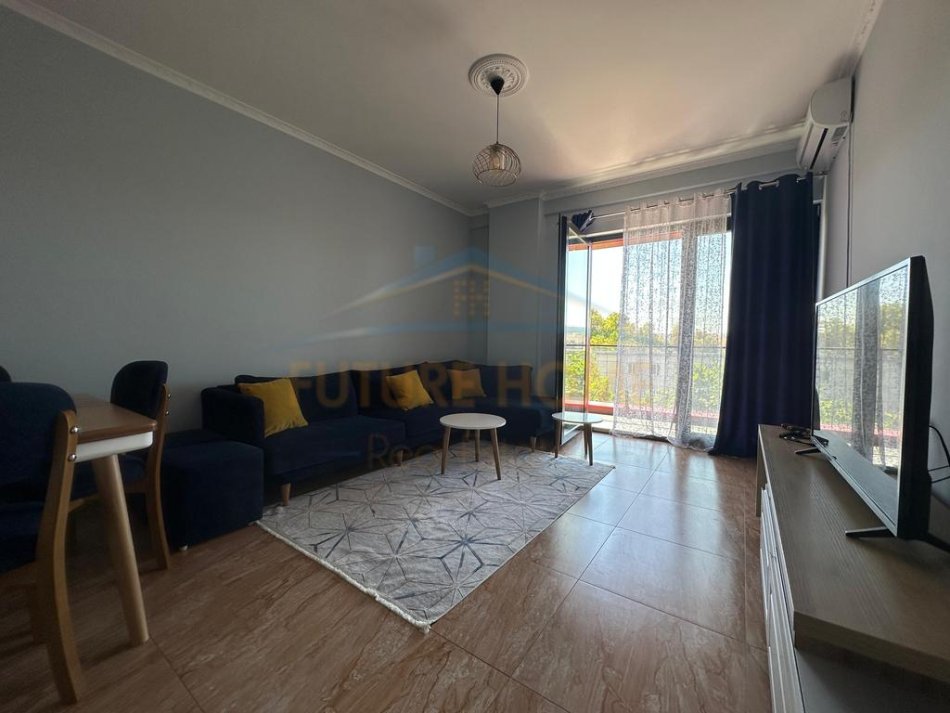 Tirane, jepet me qera apartament 1+1 Kati 4, 65 m² 500 € (Kompleksi Arlis, Rruga e Dibres)