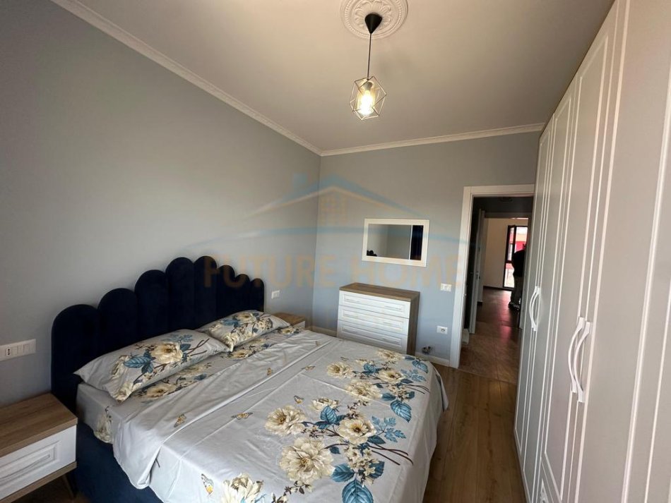 Tirane, jepet me qera apartament 1+1 Kati 4, 65 m² 500 € (Kompleksi Arlis, Rruga e Dibres)