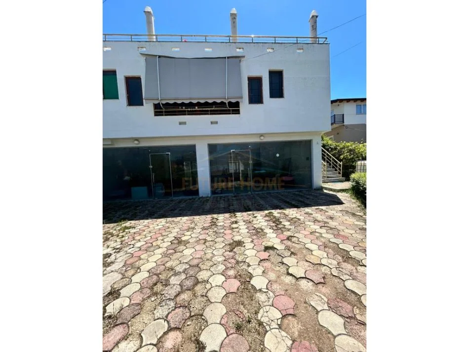 ALF53310 Tirane, jepet me qera ambjent biznesi Kati 1, 920 m² 1150 € (Rrethrrotullimi i Saukut)