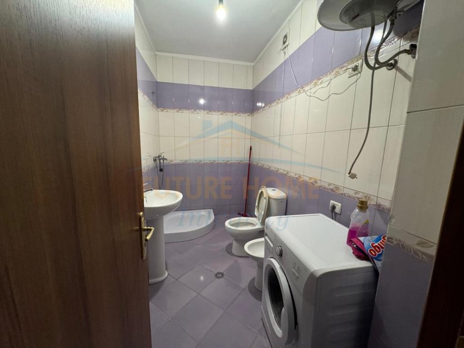 Tirane, jepet me qera apartament 3+1+Ballkon Kati 2, 130 m² 350 € (Fresk)