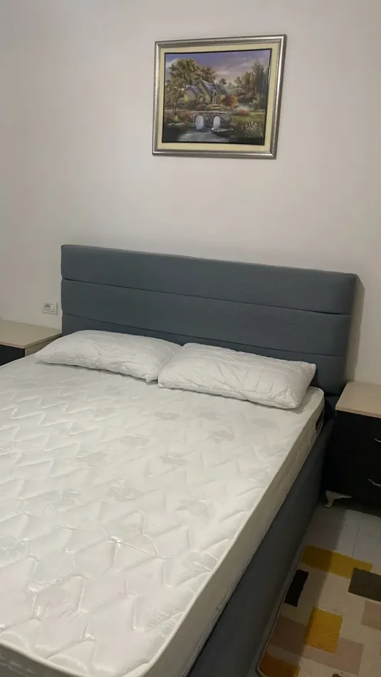 Tirane, jepet me qera apartament 2+1 Kati 5, 100 m² 600 € (Rruga 5 maji, Përballë shkollës “Ardian Klosi”)