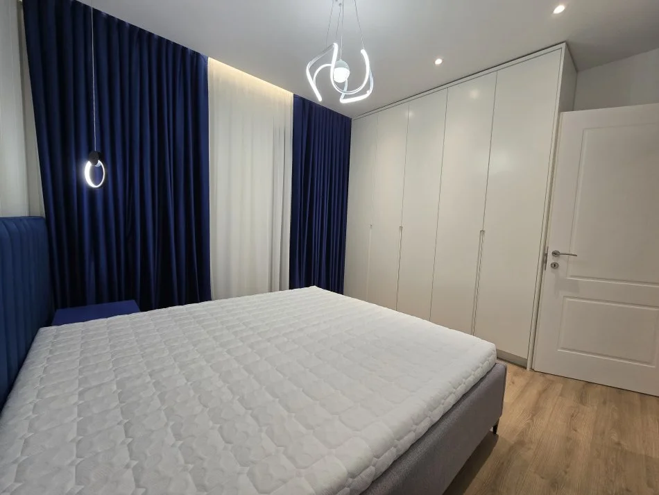 Tirane, jepet me qera apartament 2+1 Kati 7, 100 m² 700 € (Astir)