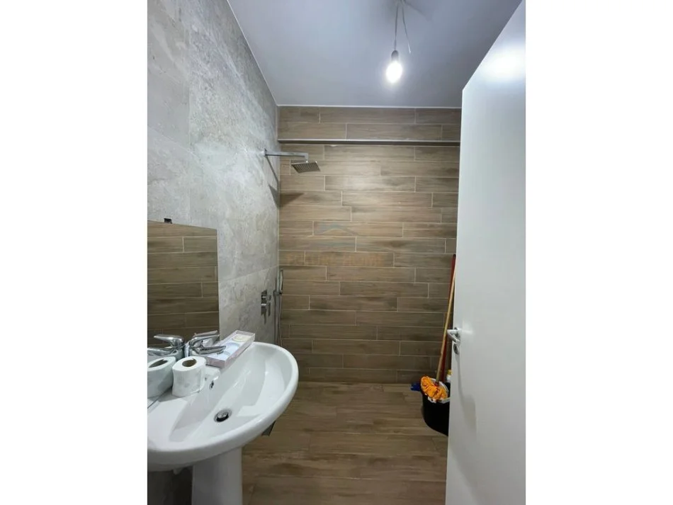 Tirane, shitet apartament 2+1 Kati 3, 99 m² 210.000 € (Kodra e Diellit)