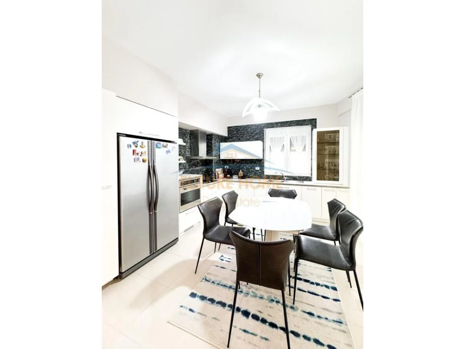 Tirane, shitet apartament 2+1 Kati 2, 113 m² 240.000 € (Gjiri i Lalzit)