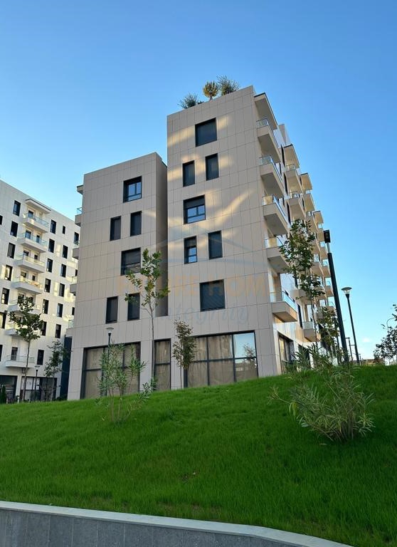 Tirane, shitet apartament 2+1+Ballkon Kati 4, 73 m² 157.000 € (Porcelan)