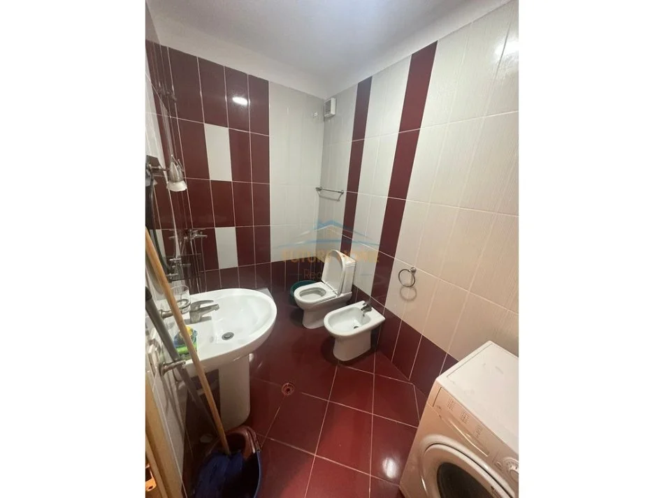 Tirane, jepet me qera apartament 2+1 Kati 3, 110 m² 490 € (Unaza e Re)