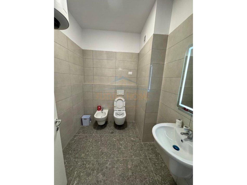 Shitet apartament 2+1+2 Kati 0, 82 m² 107.000 € (Univers City)
