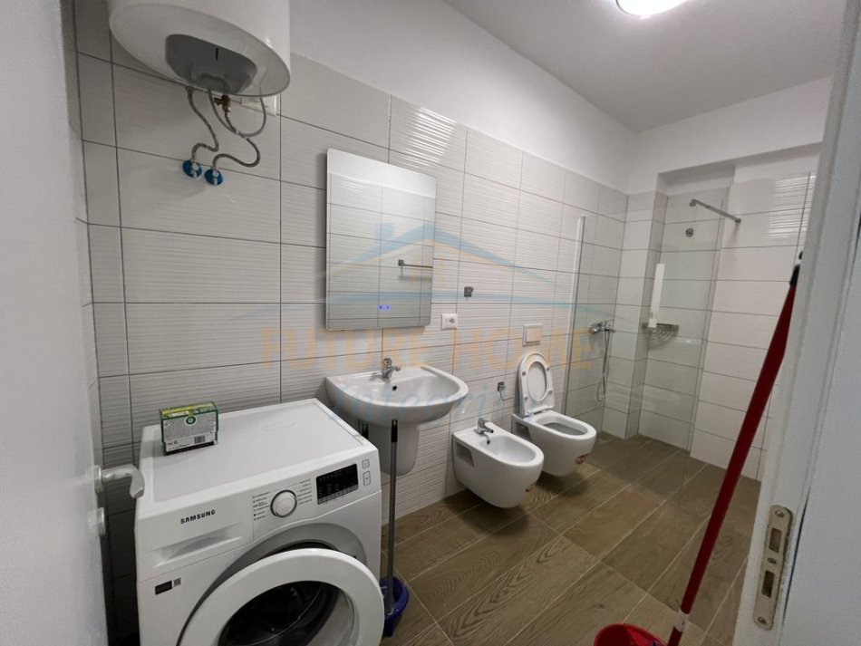 Tirane, jepet me qera apartament 2+1 Kati 3, 123 m² 750 € (Tefta Tashko Koço)
