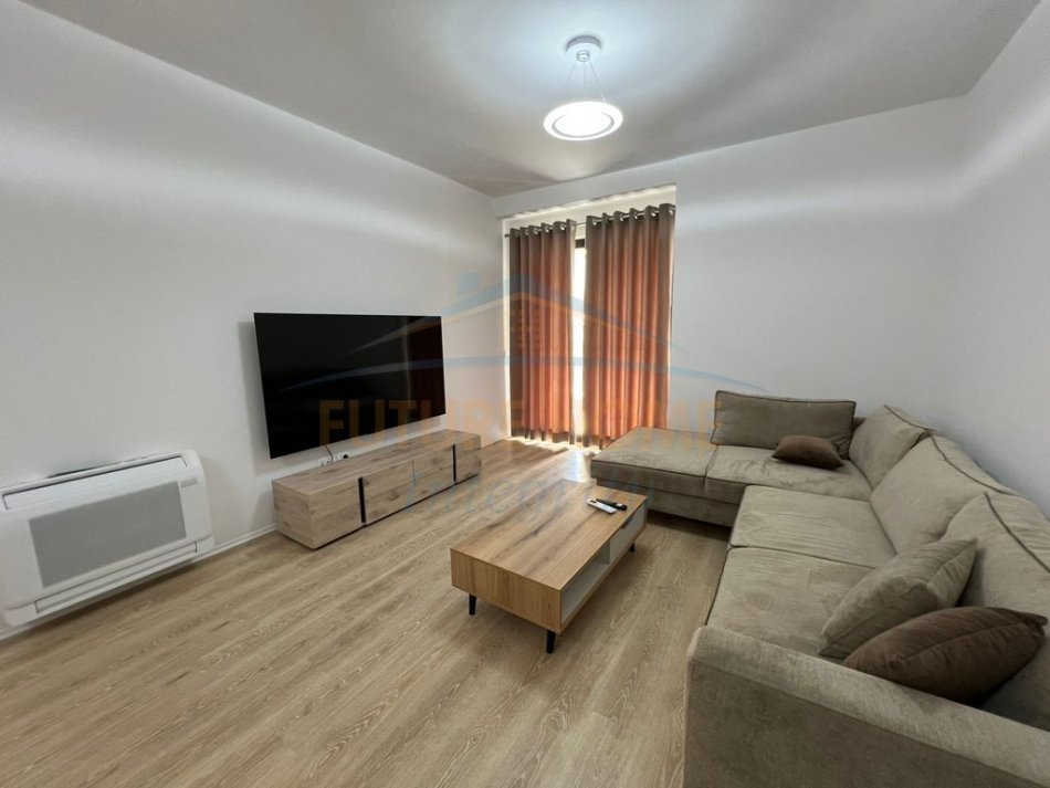 Tirane, jepet me qera apartament 2+1 Kati 3, 123 m² 750 € (Tefta Tashko Koço)
