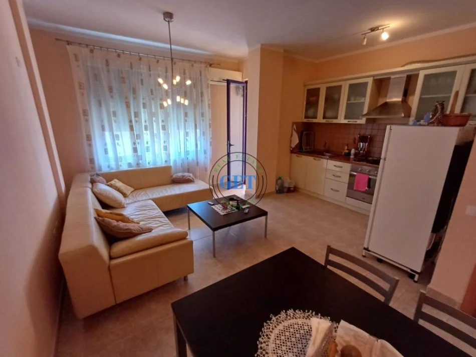 Durres, jepet me qera apartament 1+1 Kati 4, 60 m² 300 € (Golem, Durrës)