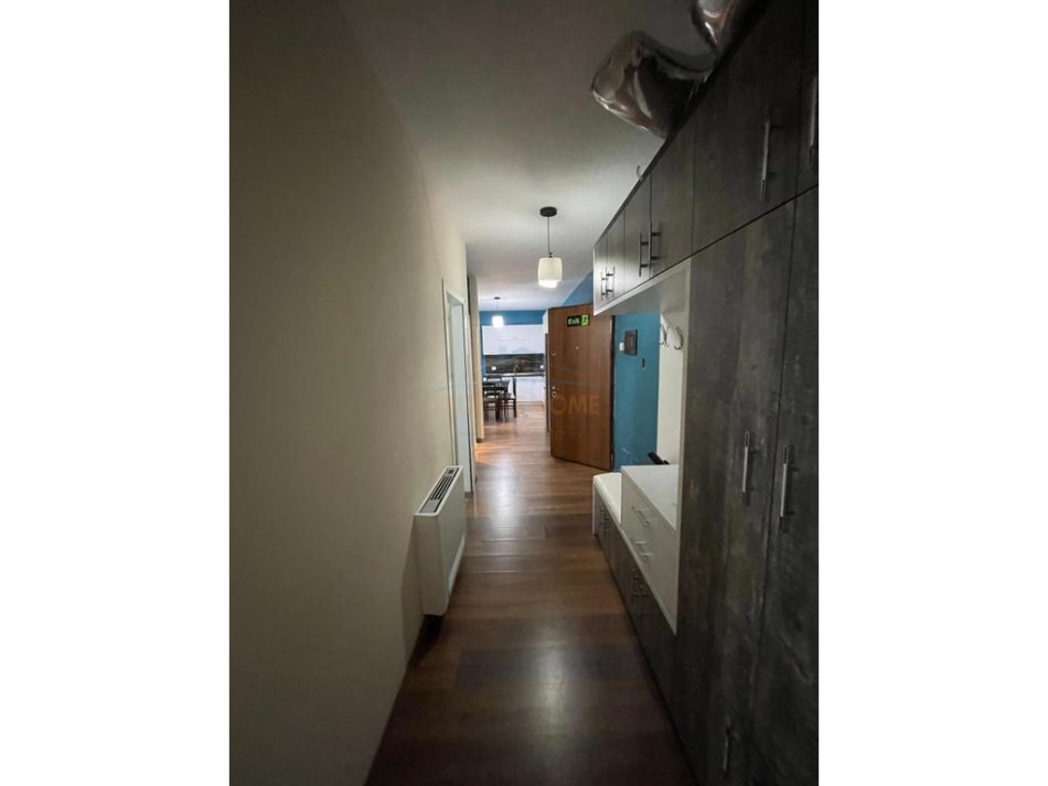 Tirane, jepet me qera apartament 2+1 Kati 2, 100 m² 800 € (Kopshti Zoologjik)