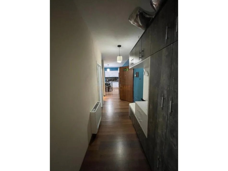 Tirane, jepet me qera apartament 2+1 Kati 2, 100 m² 800 € (Kopshti Zoologjik)