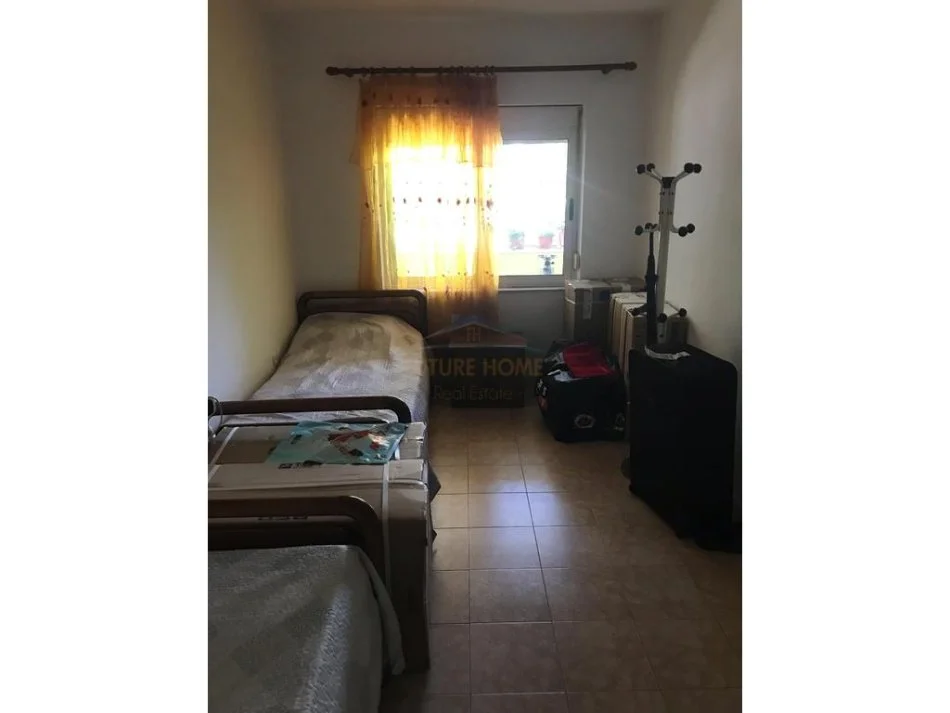 Tirane, jepet me qera apartament 3+1 Kati 2, 120 m² 1.000 € (Don Bosko, Tiranë)