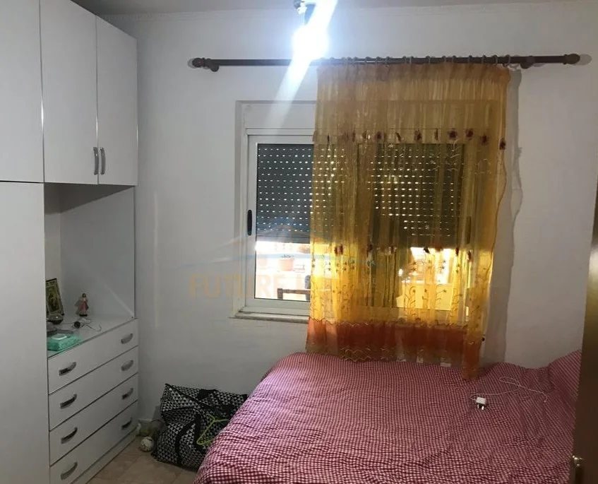 Tirane, jepet me qera apartament 3+1 Kati 2, 120 m² 1.000 € (Don Bosko)