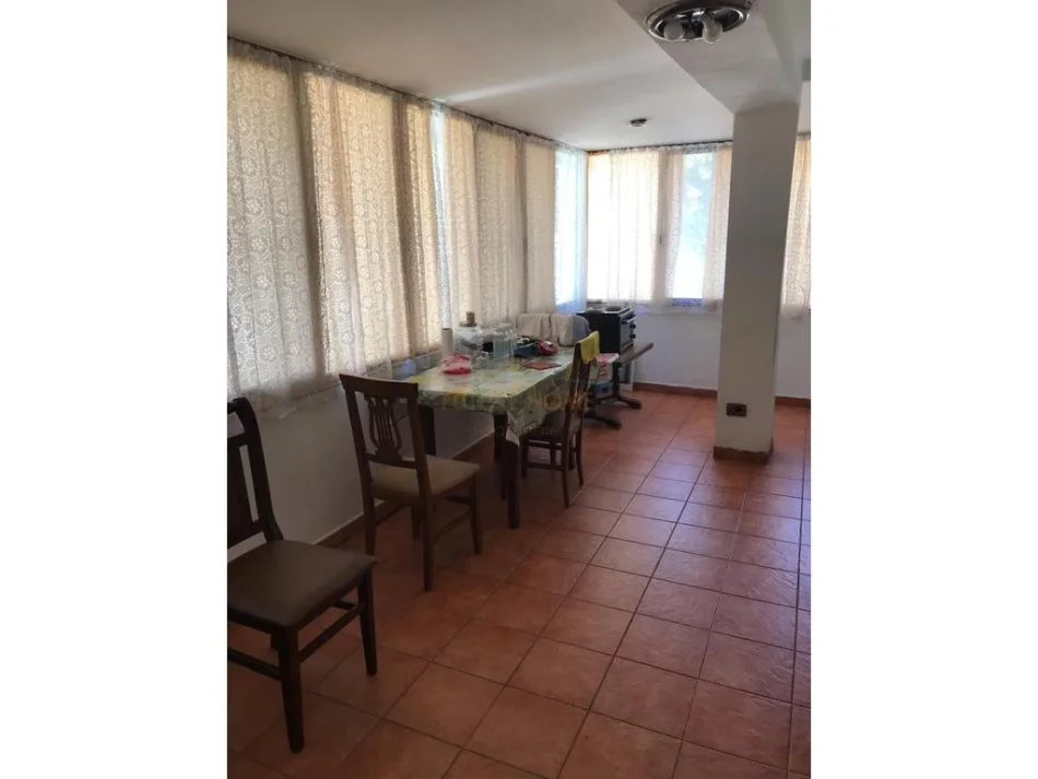 Tirane, jepet me qera apartament 3+1 Kati 2, 120 m² 1.000 € (Don Bosko, Tiranë)