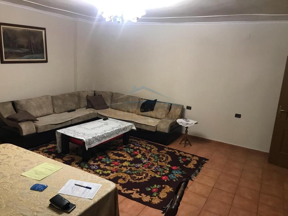 Tirane, jepet me qera apartament 3+1 Kati 2, 120 m² 1.000 € (Don Bosko, Tiranë)