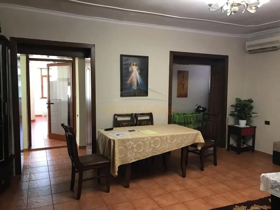 Tirane, jepet me qera apartament 3+1 Kati 2, 120 m² 1.000 € (Don Bosko, Tiranë)