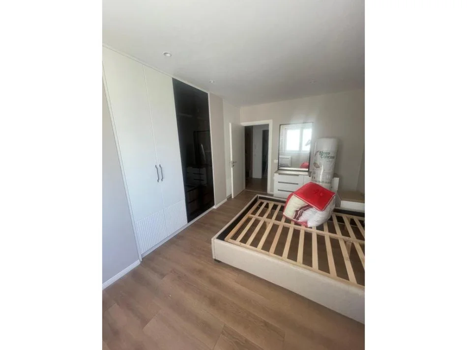 Tirane, shitet apartament 2+1 Kati 5, 89 m² 270.000 € (Qender)