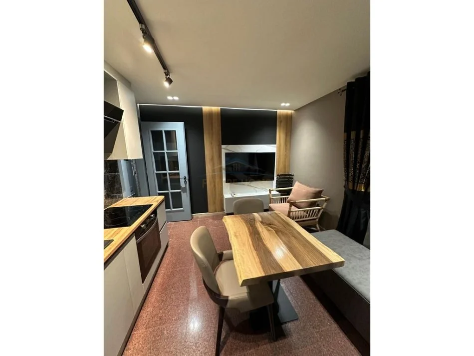 Tirane, shitet apartament 1+1 Kati 1, 58 m² 171.900 € (Shallvaret)