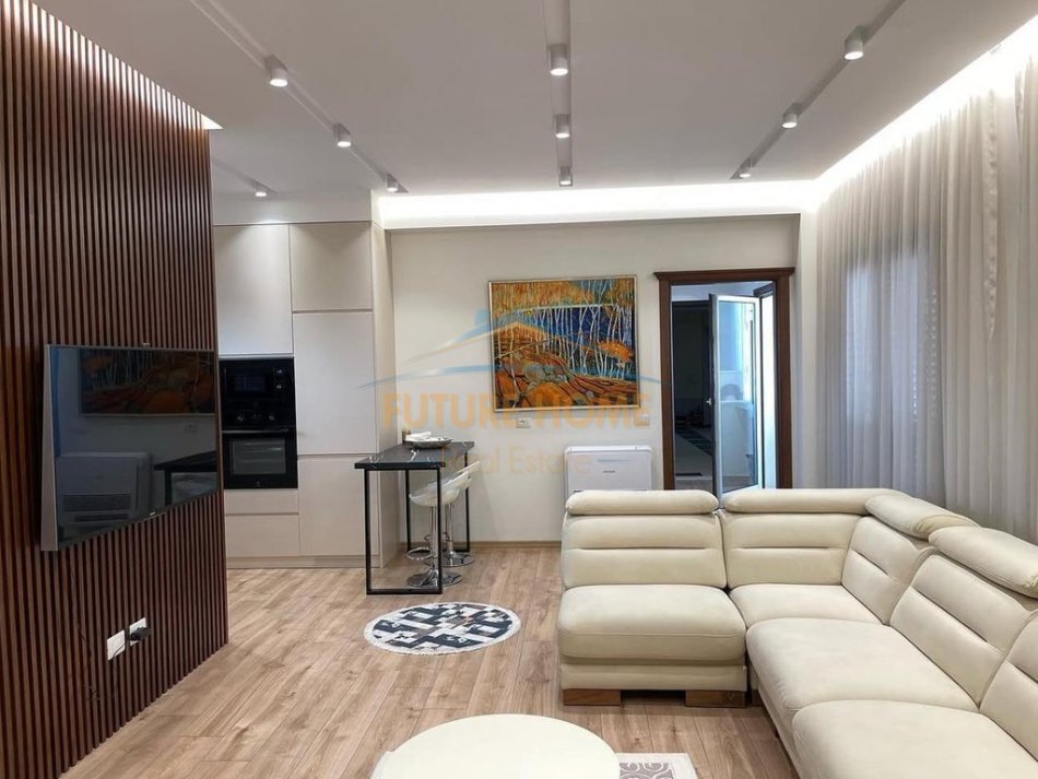 Tirane, jepet me qera apartament+verande | Penthouse 2+1+Aneks+Ballkon Kati 5, 140 m² 1.200 € 