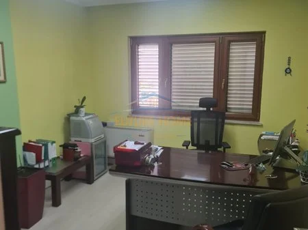 Shitet, Apartament 3+1+2, Bllok, Tirane. AREA53420