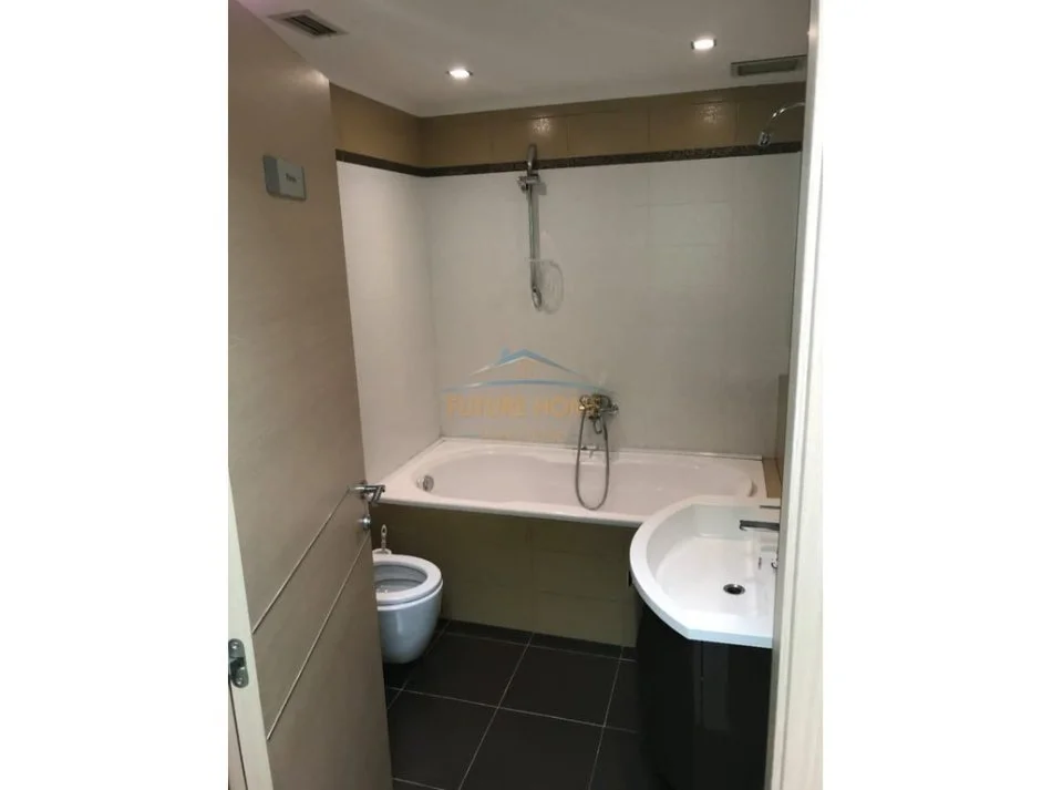 Tirane, shitet apartament 3+1 Kati 3, 149 m² 550.000 € (Blloku)