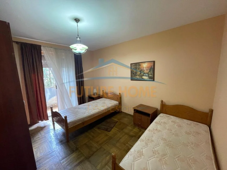 Tirane, jepet me qera apartament 2+1 Kati 2, 74 m² (21 Dhjetori, Tirane)