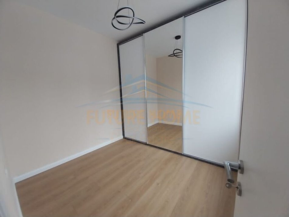 Tirane, shitet apartament 2+1 Kati 8, 88 m² 143.000 € (Laprake)