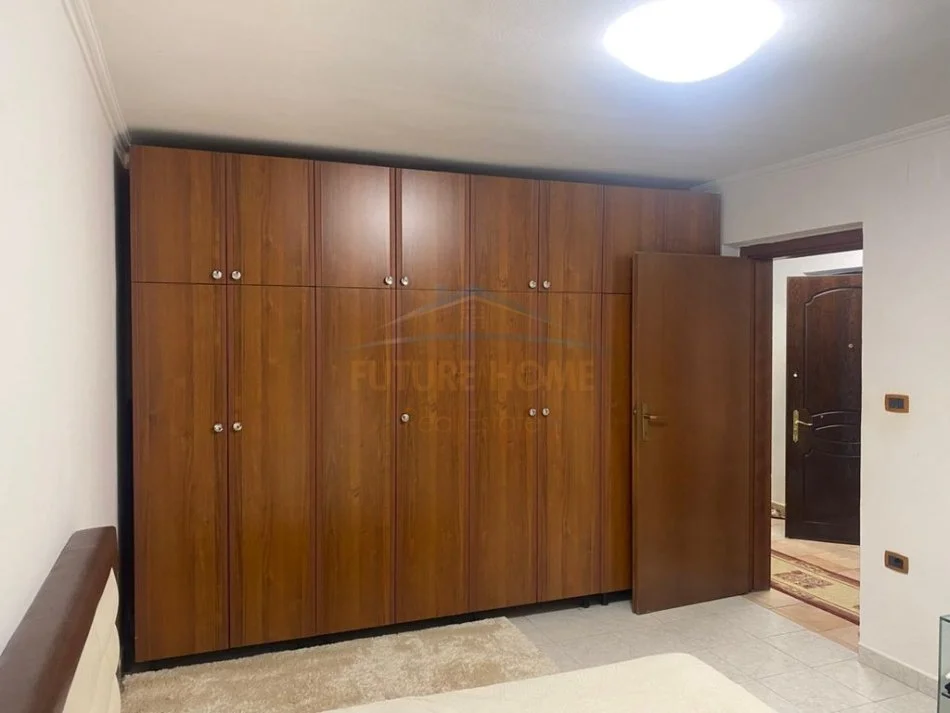 Tirane, shitet 2+1+Ballkon Kati 2, 96 m² 260.000 € (Sheshi Willson)