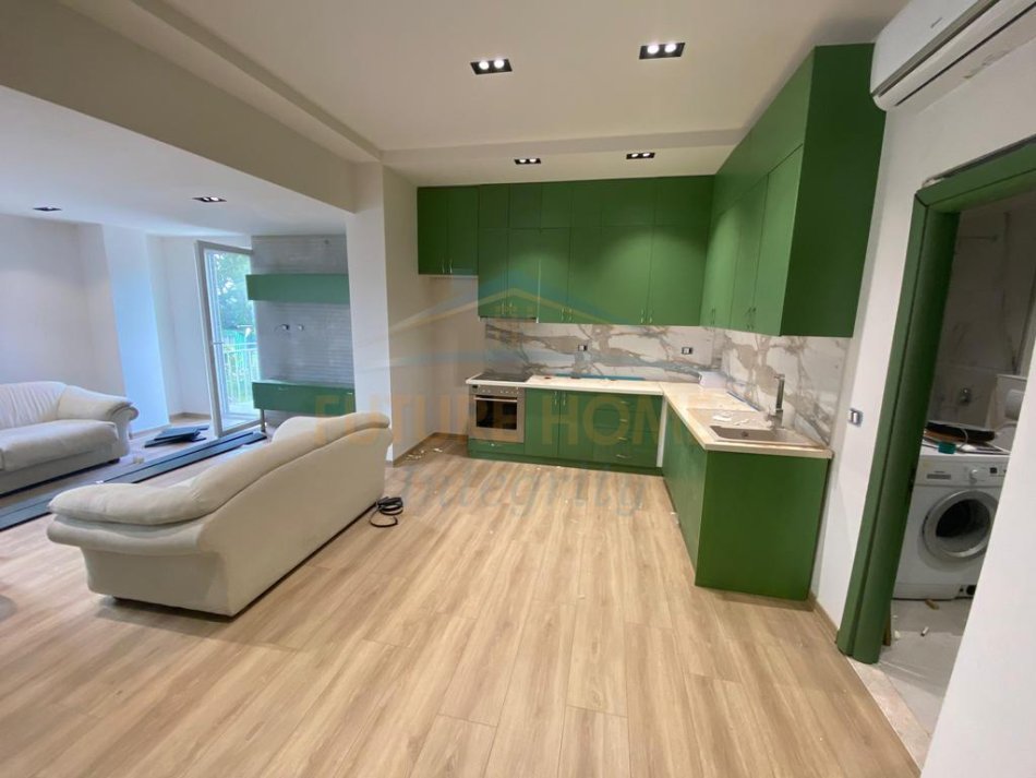Tirane, jepet me qera apartament 1+1 Kati 2, 60 m² 350 € (Fresku, Tirane)