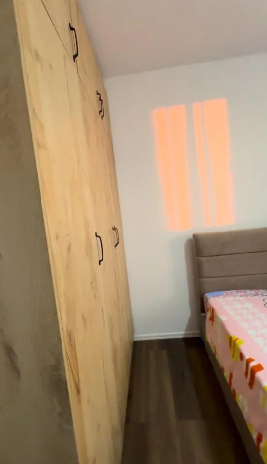 Tirane, jepet me qera apartament 2+1+Ballkon Kati 4, 87 m² 450 € (Shkoze)