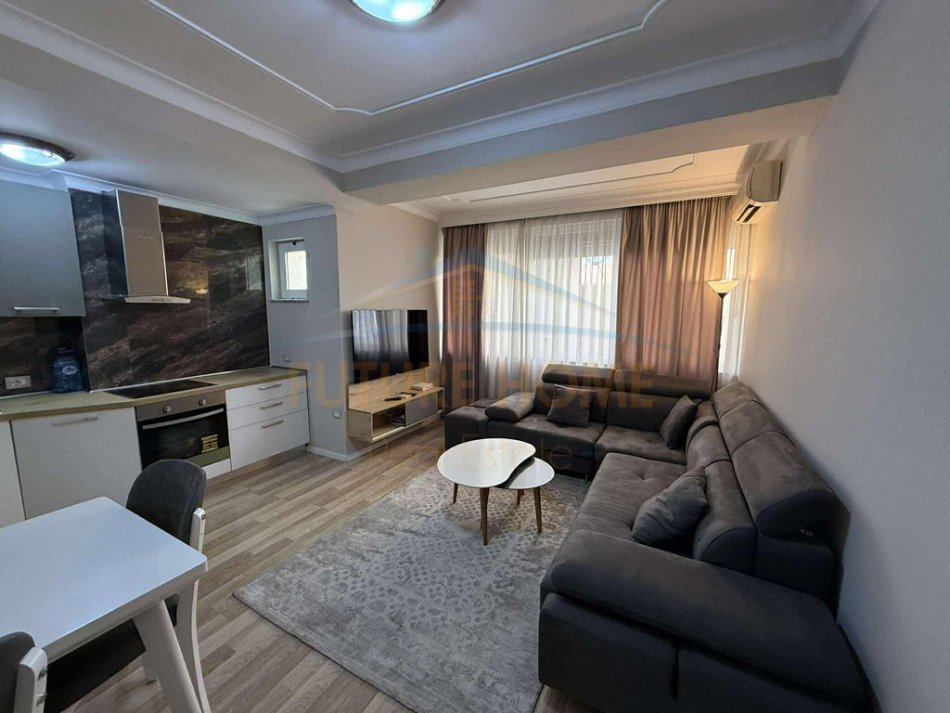 Tirane, shitet apartament 2+1 Kati 7, 98 m² 320.000 € (Blloku)