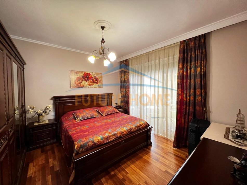 Tirane, jepet me qera apartament 2+1 Kati 1, 126 m² 1.000 € (Kopshti Zoologjik)