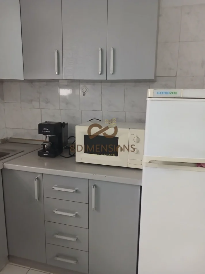 Tirane, jepet me qera apartament 1+1 Kati 2, 60 m² 500 € (rruga e barrikadave)