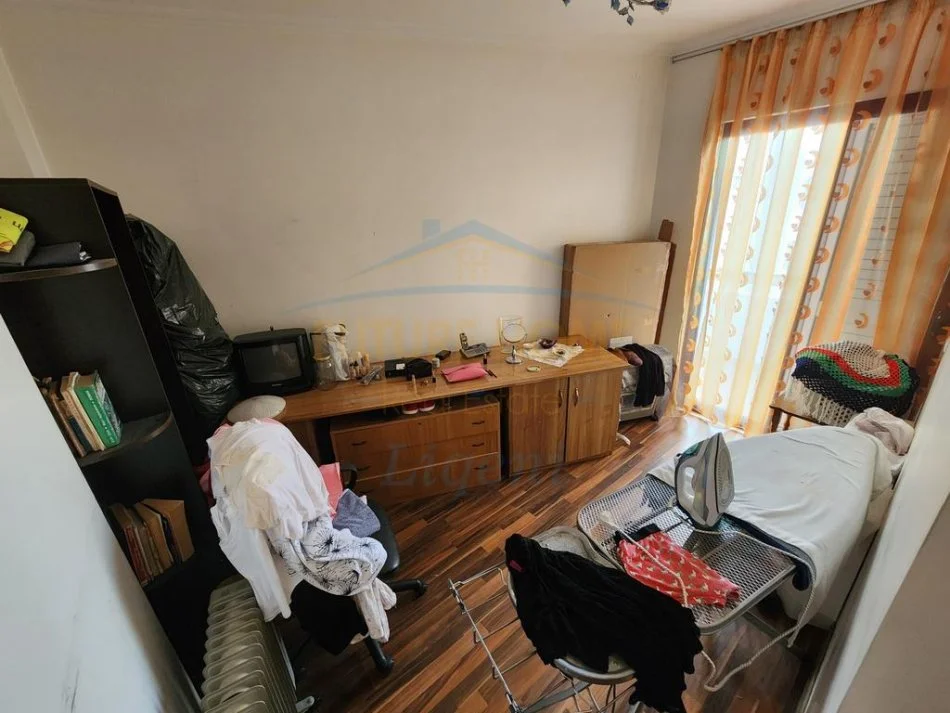 Tirane, shitet apartament 3+1 Kati 3, 189 m² 234.000 € 