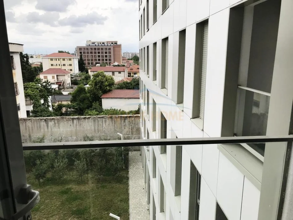 Tirane, jepet me qera apartament 2+1 Kati 4, 102 m² 600 € (Siri Kodra)