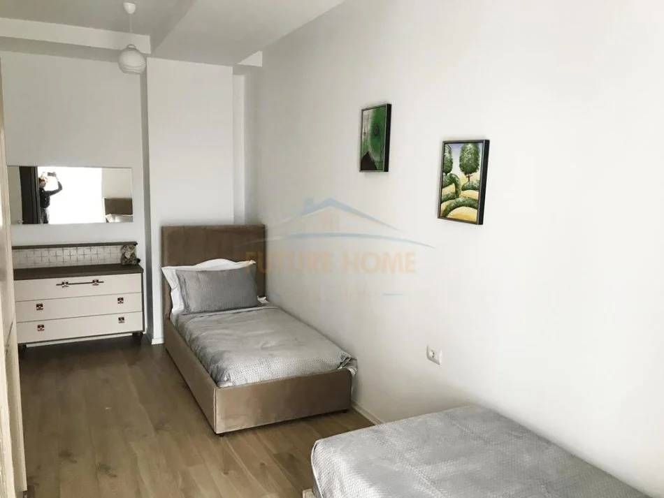 Tirane, jepet me qera apartament 2+1 Kati 4, 102 m² 600 € (Siri Kodra)