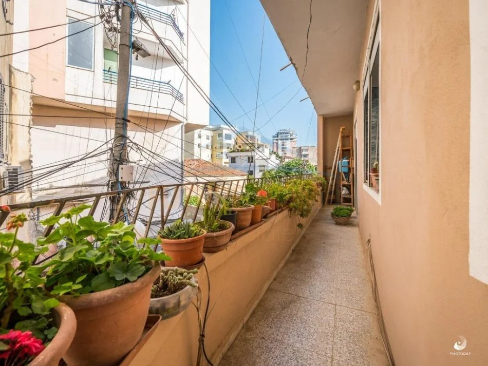 Bulevardi Epidamn, shitet Vile 5+3 Kati 0, 650 m² 800.000 € (Durres)