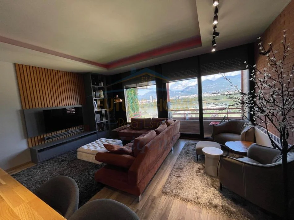 Tirane, jepet me qera apartament 1+1 Kati 3, 75 m² 900 € (Liqeni i Thate)