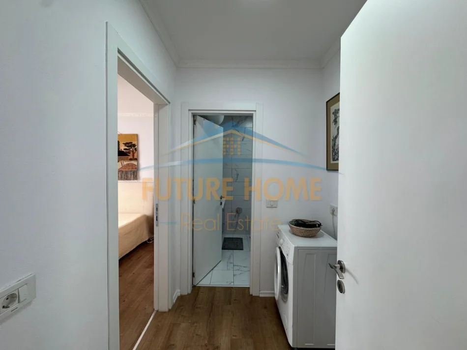 Tirane, jepet me qera apartament 1+1+Ballkon Kati 5, 85 m² 800 € (Rruga e Durresit)